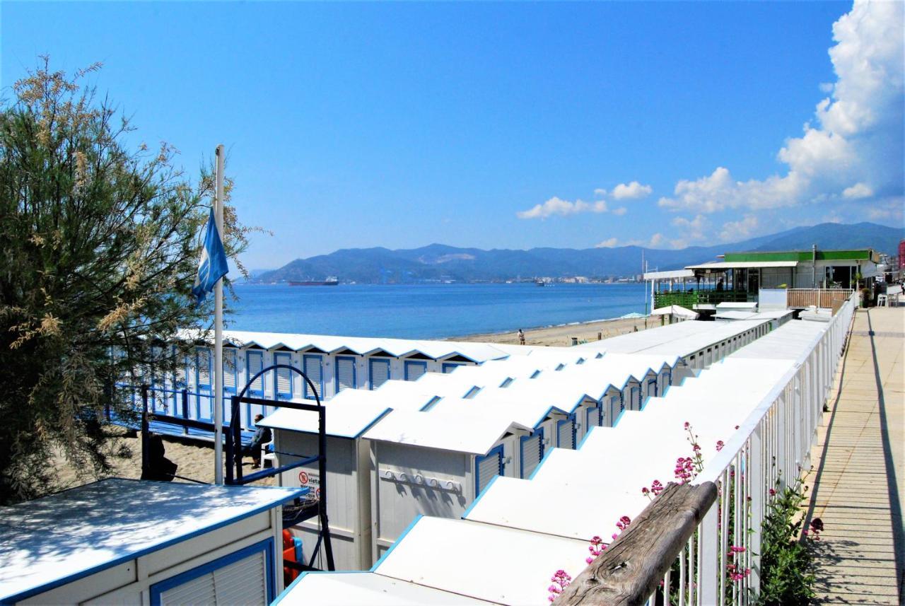 Modern & Bright Flat - 2 Min From The Sea Daire Savona Dış mekan fotoğraf