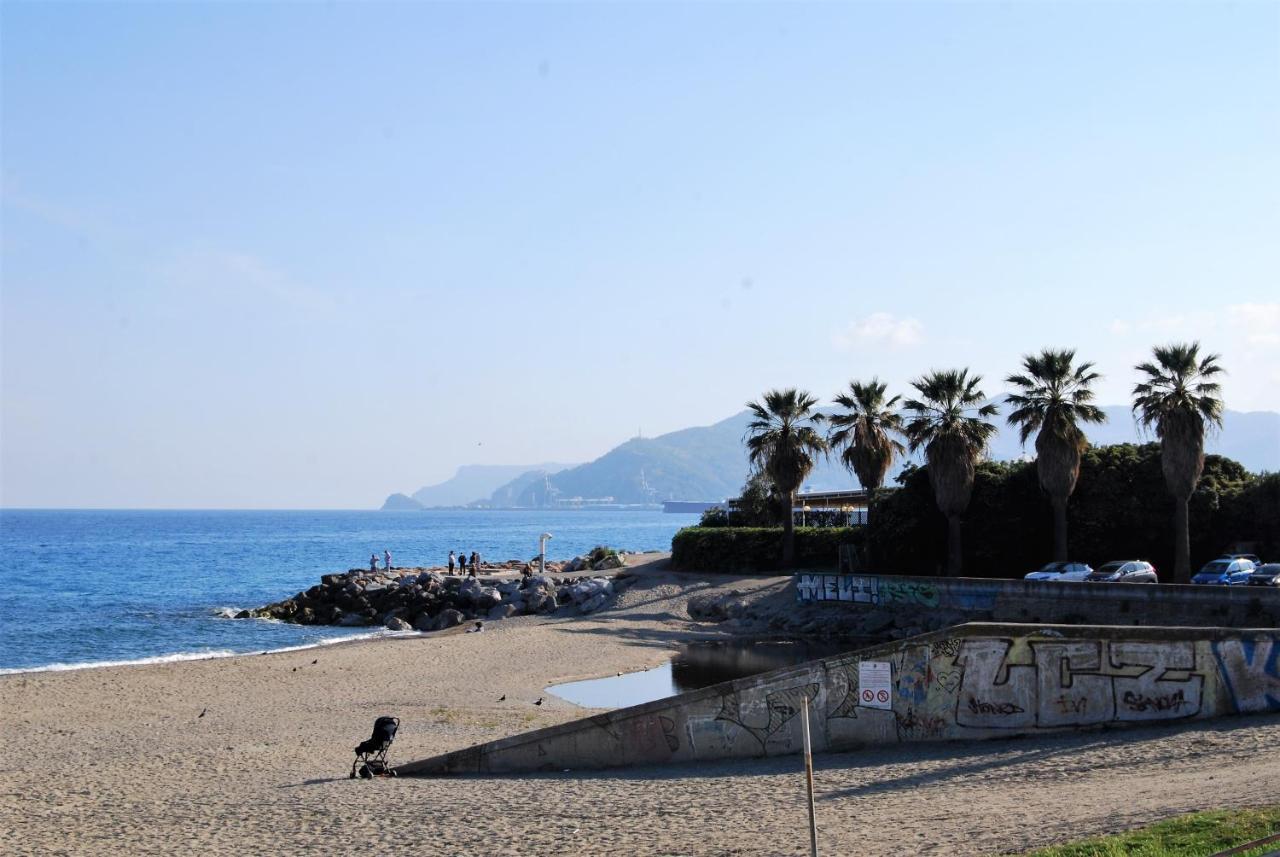 Modern & Bright Flat - 2 Min From The Sea Daire Savona Dış mekan fotoğraf