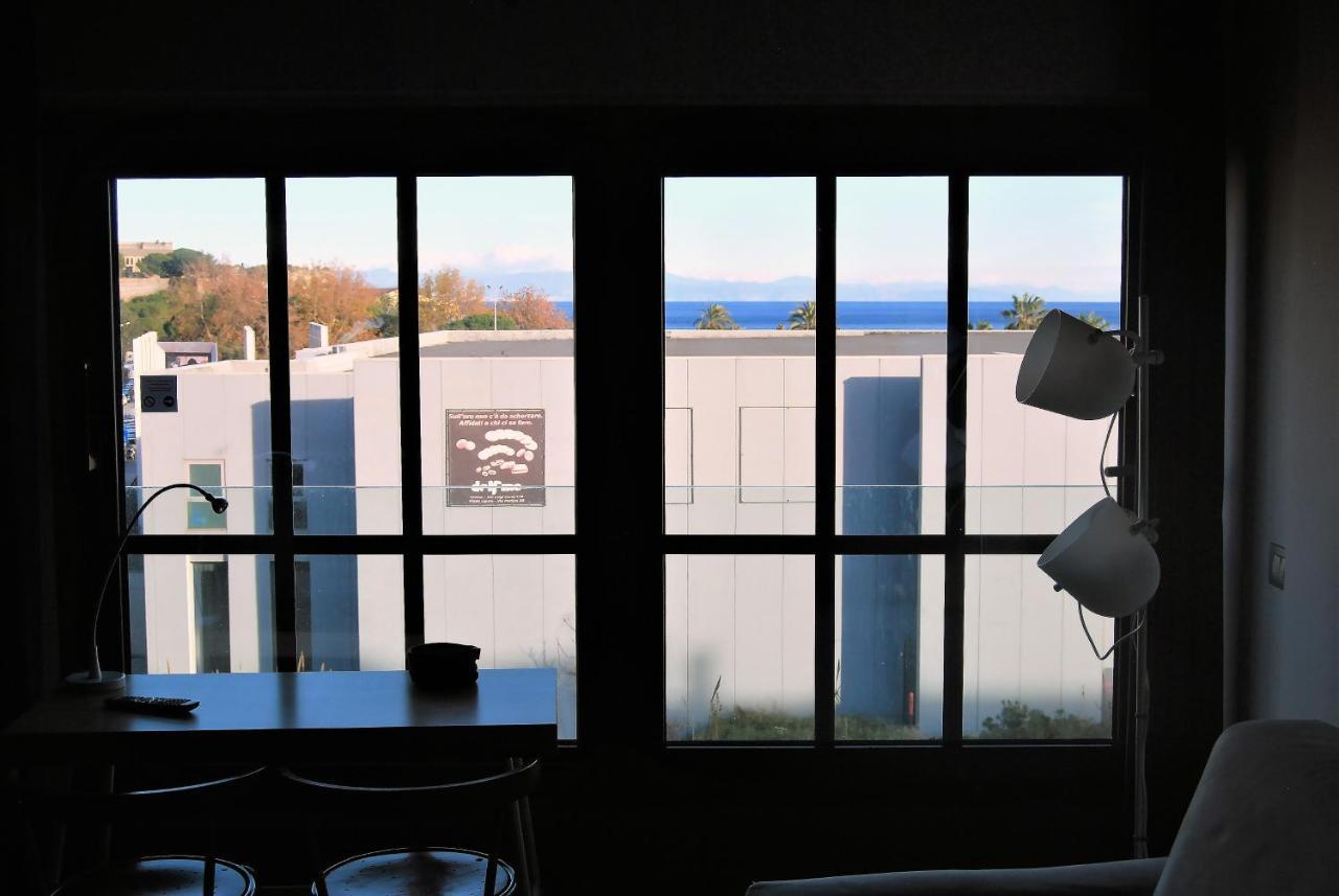 Modern & Bright Flat - 2 Min From The Sea Daire Savona Dış mekan fotoğraf